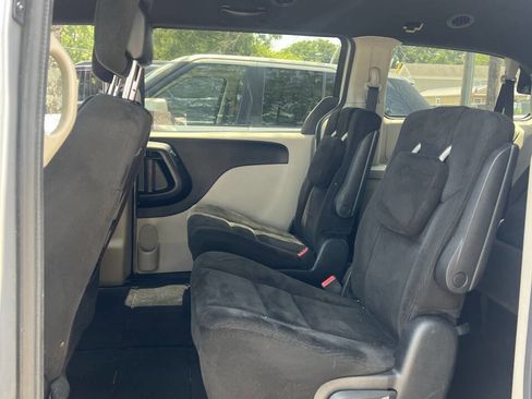 Used 2015 Dodge Grand Caravan SE image 14