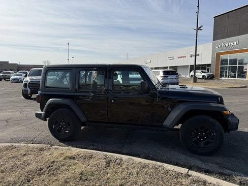 Used 2022 Jeep Wrangler Unlimited Sport image 5