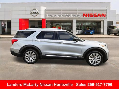 Used 2024 Ford Explorer Limited w/ Limited Technology Package RWD image 2