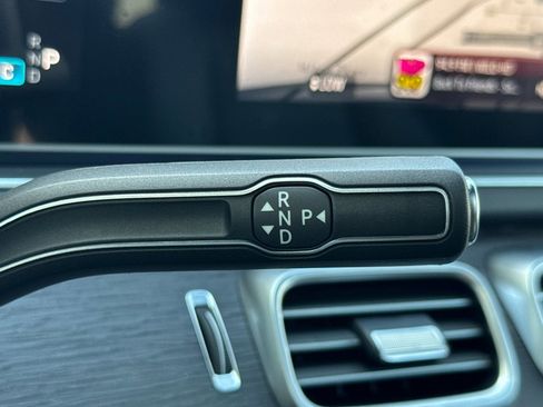 Used 2026 Mercedes-Benz GLS 450 4MATIC image 16