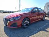 Used 2024 Nissan Altima 2.5 SV image 2