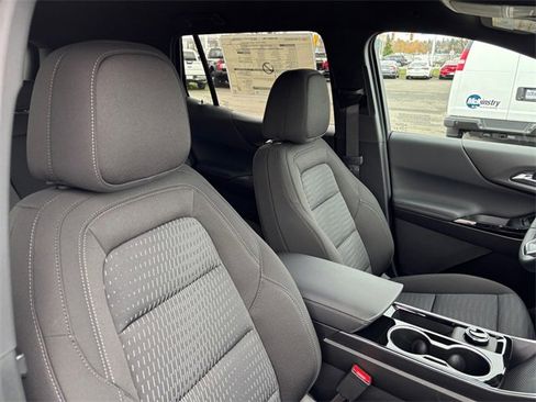 New 2026 Chevrolet Equinox LT image 35