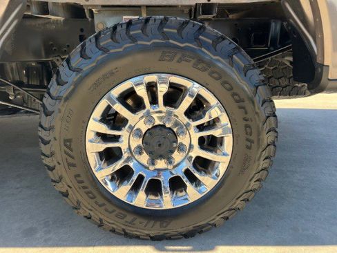 Used 2021 Ford F250 XLT w/ XLT Premium Package image 23