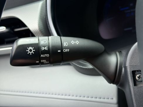 Used 2023 Toyota Highlander Platinum AWD/4WD image 28