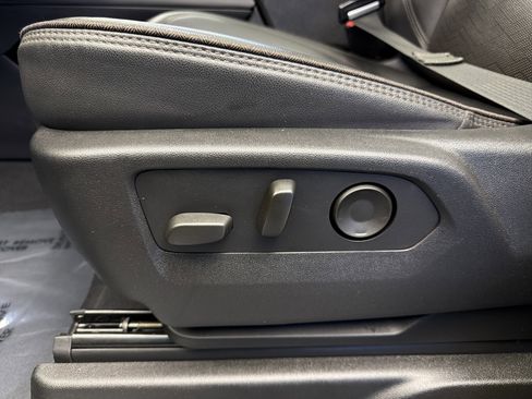 Used 2021 Chevrolet Suburban High Country image 12