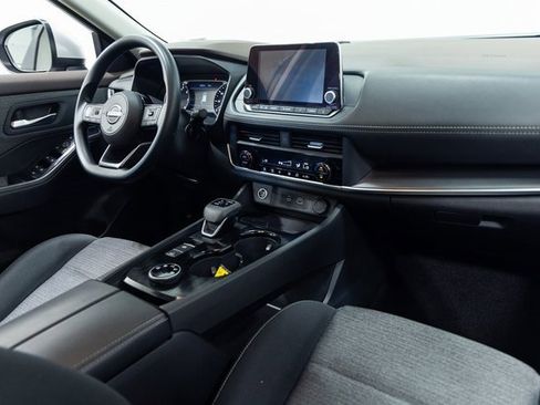 Used 2023 Nissan Rogue SV image 28