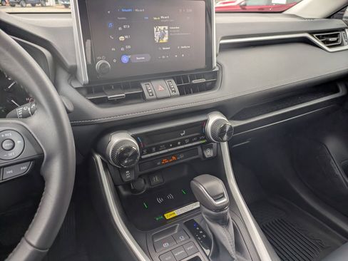 Used 2025 Toyota RAV4 XLE Premium image 23