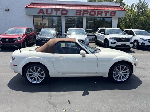 Used 2006 MAZDA MX-5 Miata Grand Touring image 4