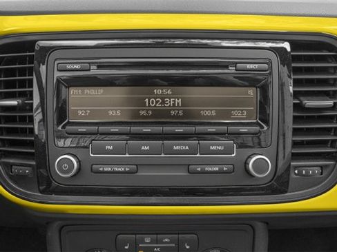 Used 2013 Volkswagen Beetle 2.5 image 9