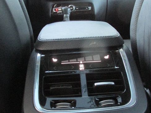 Used 2016 Volvo XC90 T6 Momentum w/ Protection Package Plus image 17