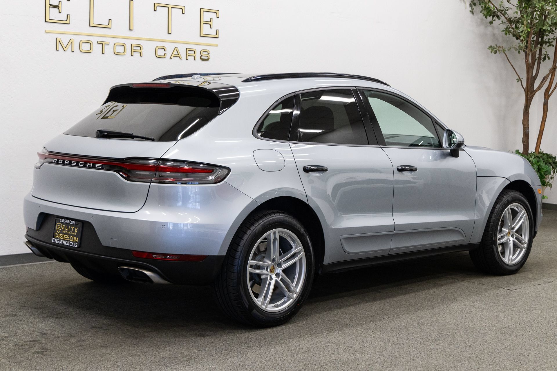 Used 2020 Porsche Macan AWD/4WD image 11