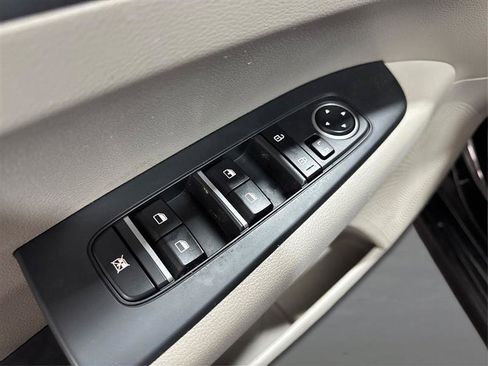 Used 2020 Kia Forte LXS FWD image 23