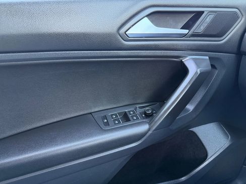 Used 2021 Volkswagen Tiguan SE FWD image 22