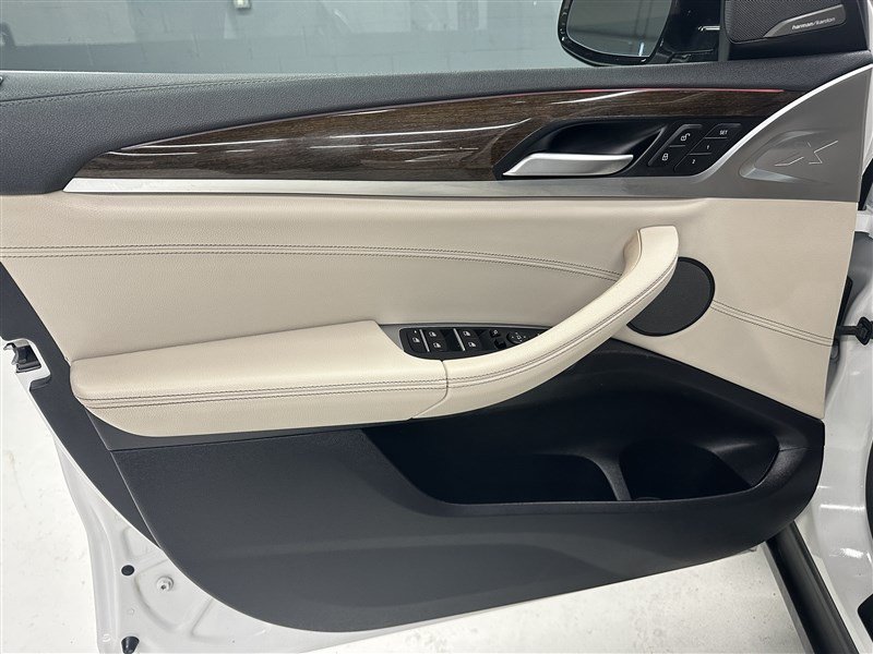 Used 2018 BMW X3 xDrive30i w/ Premium Package AWD/4WD image 17