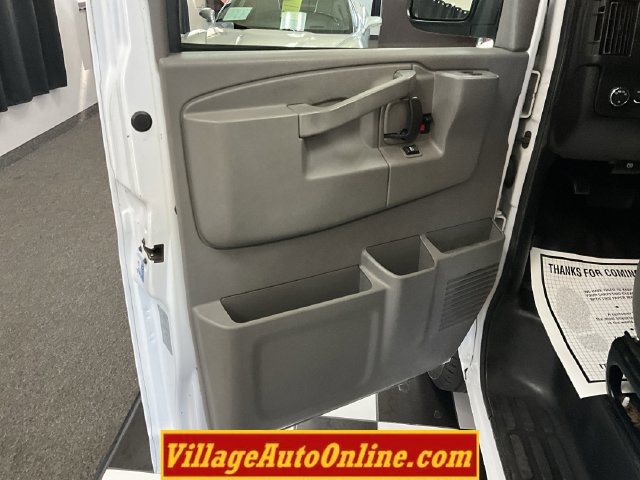 Used 2019 Chevrolet Express 2500 RWD image 11