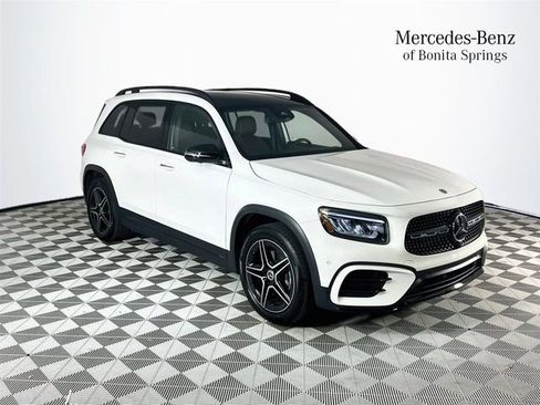 Used 2026 Mercedes-Benz GLB 250 image 1