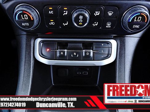 Used 2023 GMC Acadia SLT FWD image 25