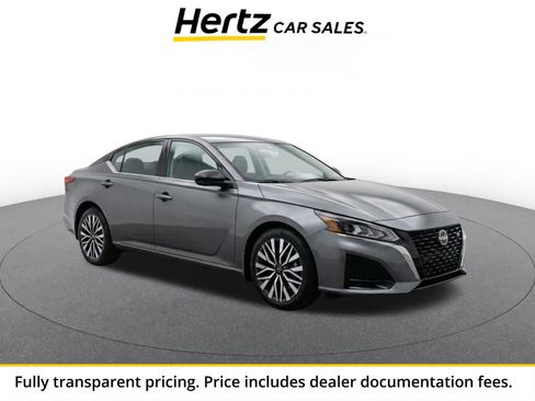 Used 2025 Nissan Altima 2.5 SV FWD image 1