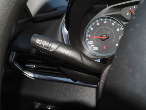 Used 2021 Chevrolet Traverse LS image 30