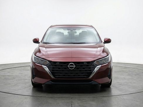 Used 2025 Nissan Sentra SV FWD image 2