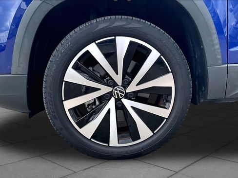 Used 2022 Volkswagen Taos SE FWD image 10