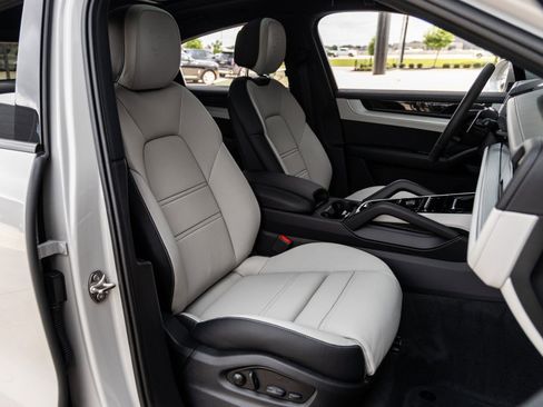 Certified 2026 Porsche Cayenne Coupe image 45