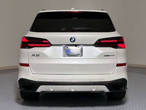 Used 2024 BMW X5 sDrive40i w/ M Sport Package RWD image 4