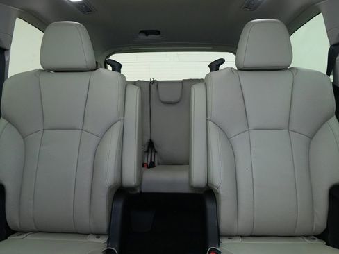 Used 2026 Subaru Ascent Limited image 14