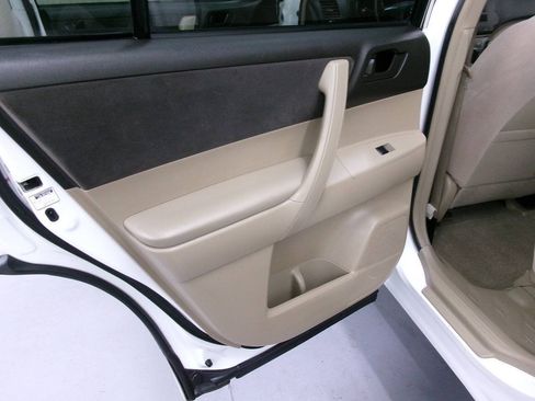 Used 2008 Toyota Highlander 4WD image 25