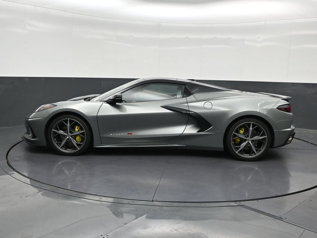 Used 2023 Chevrolet Corvette Stingray Convertible RWD image 2