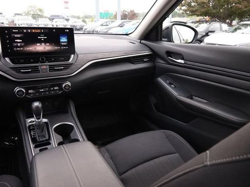 Certified 2025 Nissan Altima 2.5 SV w/ SV Premium Package FWD image 28