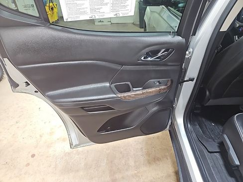 Used 2020 GMC Acadia Denali w/ Denali Ultimate Package image 23