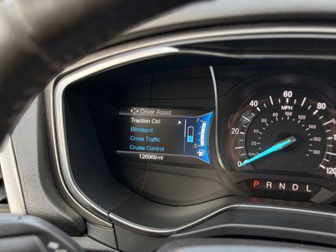 Used 2018 Ford Fusion SE w/ Equipment Group 602A FWD image 28