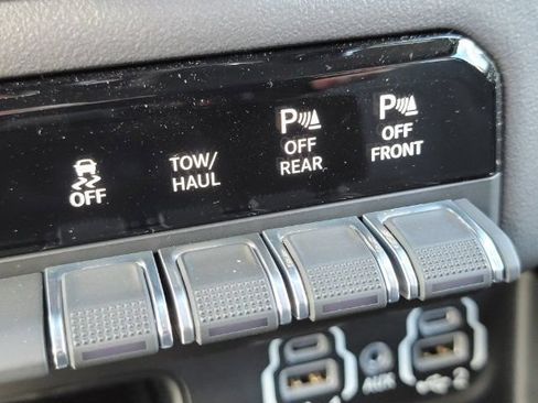 Used 2022 RAM 1500 Big Horn AWD/4WD image 8