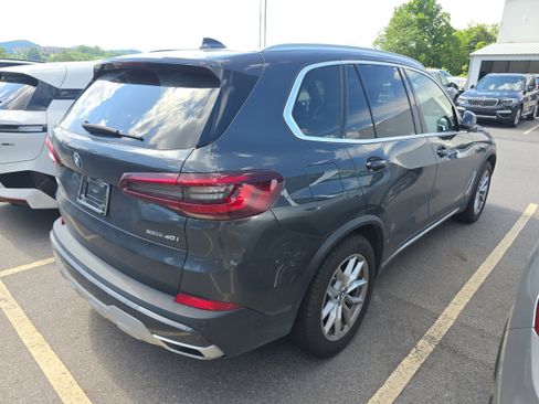 Used 2021 BMW X5 xDrive40i w/ Premium Package AWD/4WD image 2
