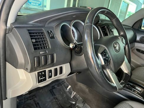 Used 2015 Toyota Tacoma PreRunner w/ Convenience Package RWD image 13