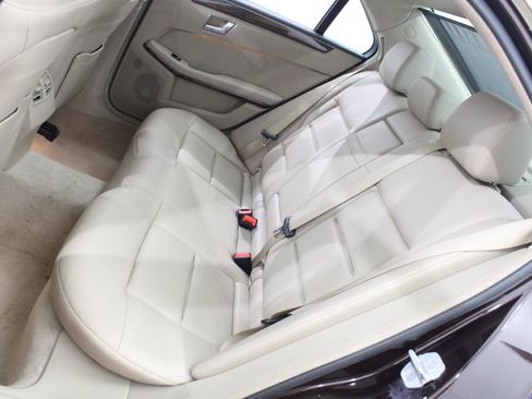 Used 2010 Mercedes-Benz E 350 4MATIC Sedan image 19