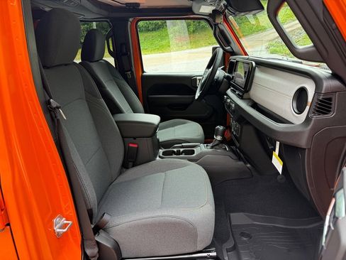 New 2025 Jeep Gladiator Sport image 20