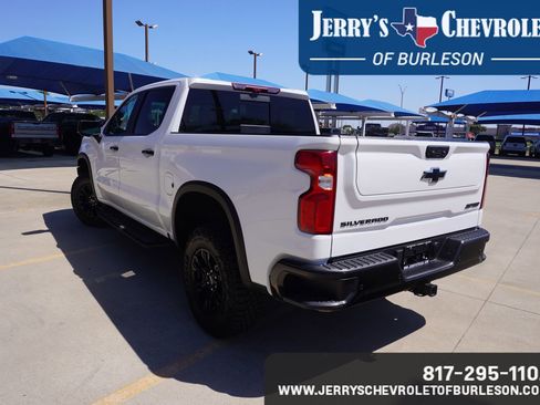 Used 2025 Chevrolet Silverado 1500 ZR2 w/ Technology Package AWD/4WD image 4