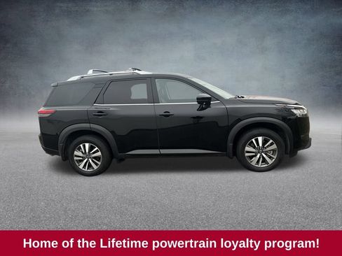 Used 2024 Nissan Pathfinder SL image 7