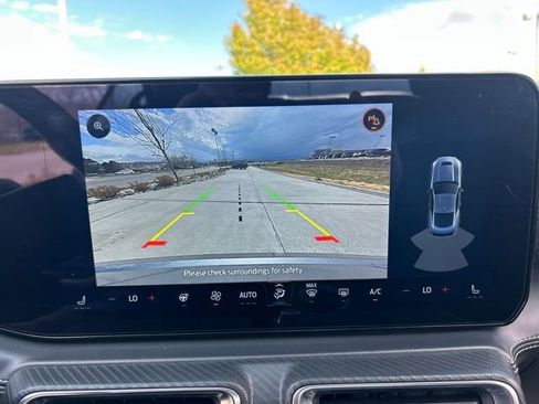 Used 2025 Ford Mustang Premium RWD image 29