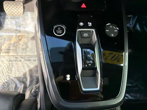 Used 2024 Audi Q4 e-tron Prestige w/ Black Optic Plus Package image 27