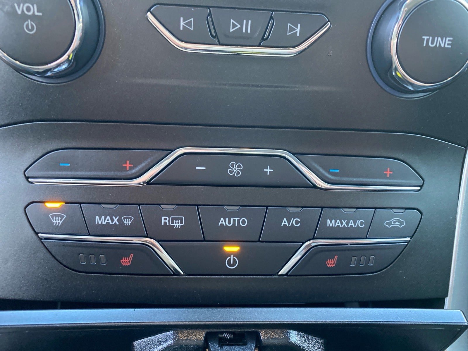 Used 2019 Ford Edge SEL w/ Equipment Group 201A AWD/4WD image 15