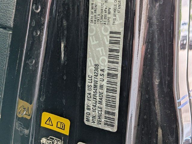 Used 2021 Jeep Wrangler Unlimited Rubicon 4xe AWD/4WD image 31