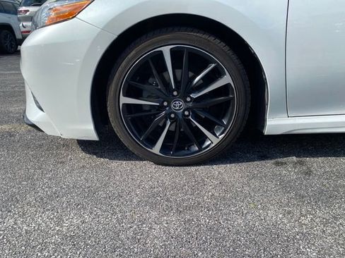Used 2020 Toyota Camry XSE FWD image 9