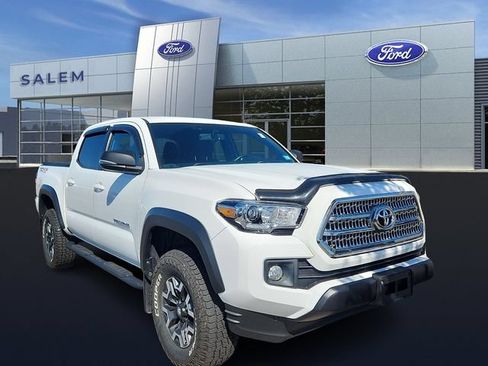 Used 2017 Toyota Tacoma TRD Off-Road w/ Tow Package (A/T) AWD/4WD image 1