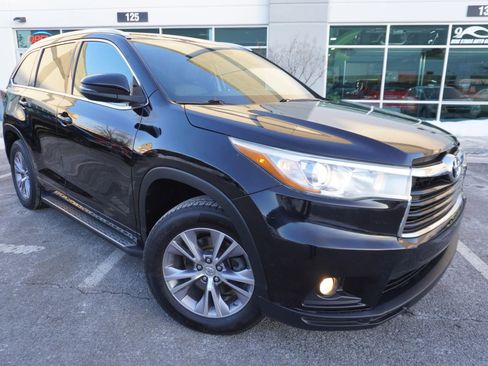 Used 2015 Toyota Highlander XLE image 1