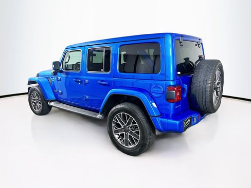 Used 2023 Jeep Wrangler Unlimited Sahara AWD/4WD image 5
