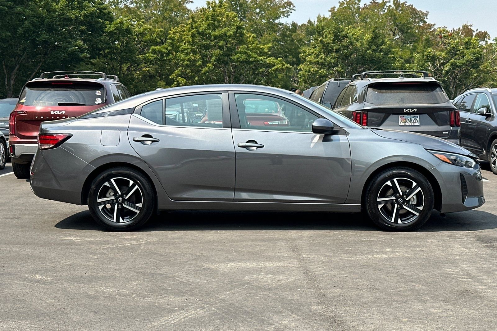 Used 2025 Nissan Sentra SV FWD image 3