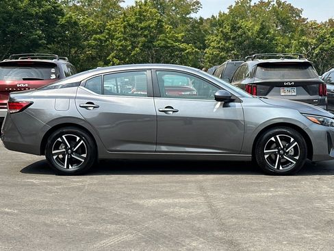 Used 2025 Nissan Sentra SV FWD image 3